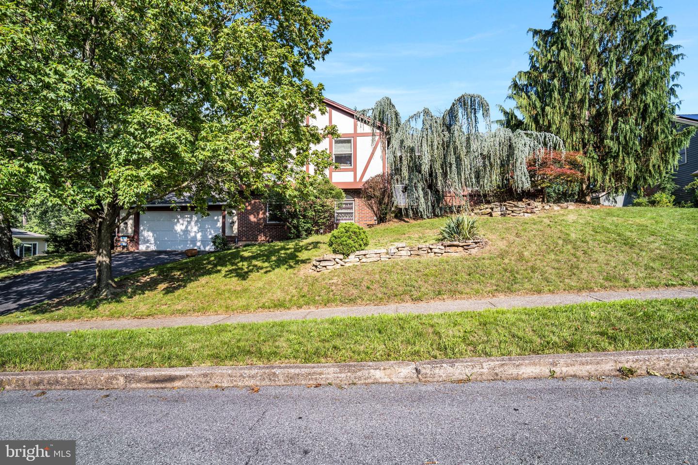 2263 Forest Hills Dr, Harrisburg, PA 17112 MLS PADA2024790 Coldwell