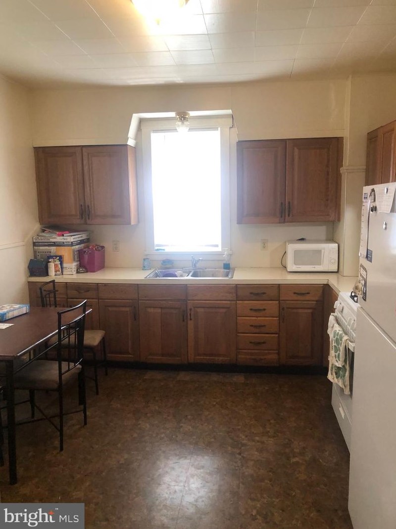 132 Main St, Hbg Inter Airp PA  17057-1215 exterior