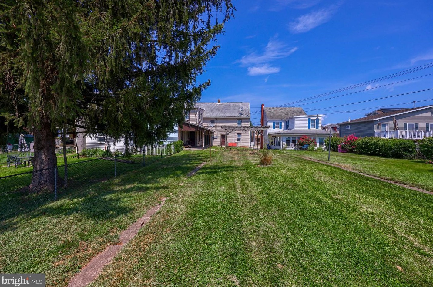 132 Main St, Hbg Inter Airp PA  17057-1215 exterior