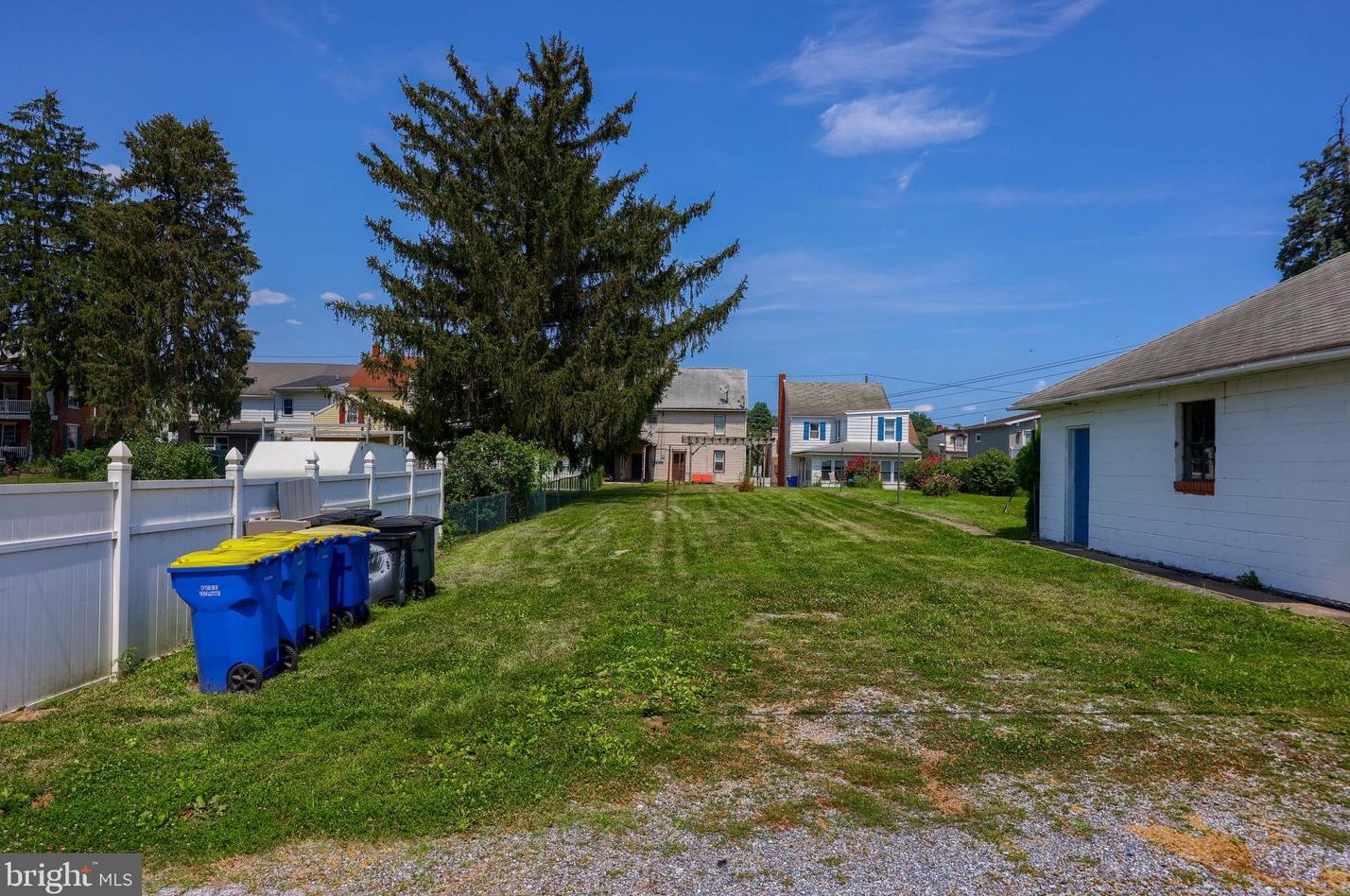 132 Main St, Hbg Inter Airp PA  17057-1215 exterior