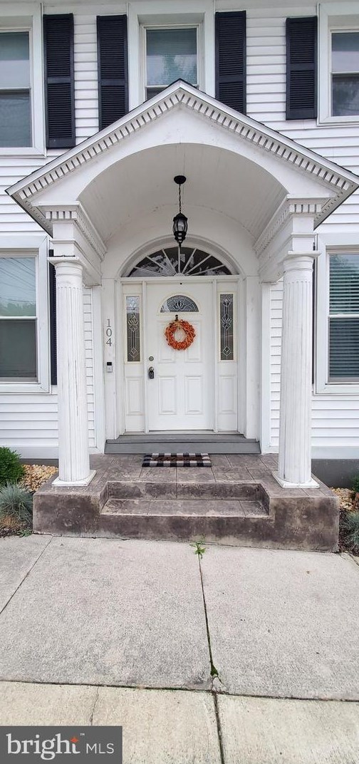 104 Main St, Hbg Inter Airp PA 17057-1216 exterior