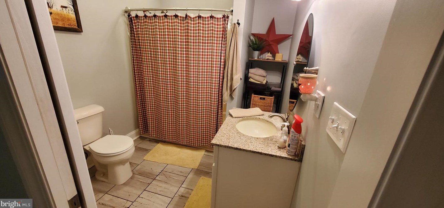 104 Main St, Hbg Inter Airp PA 17057-1216 exterior