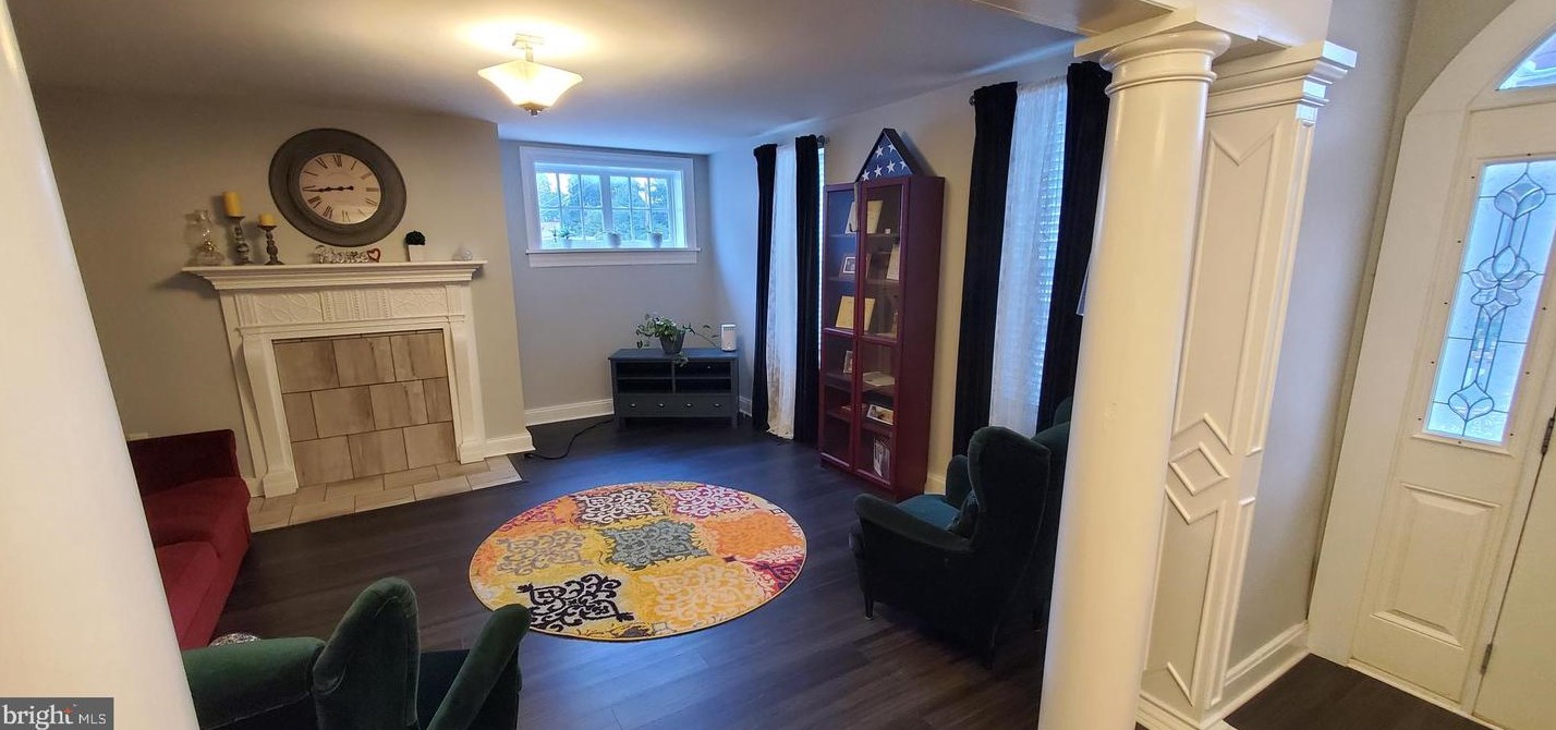 104 Main St, Hbg Inter Airp PA 17057-1216 exterior