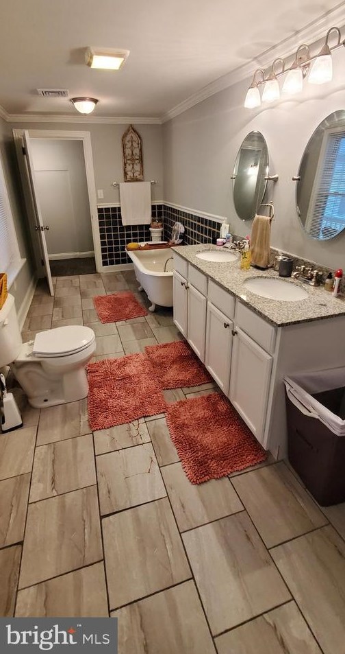 104 Main St, Hbg Inter Airp PA 17057-1216 exterior