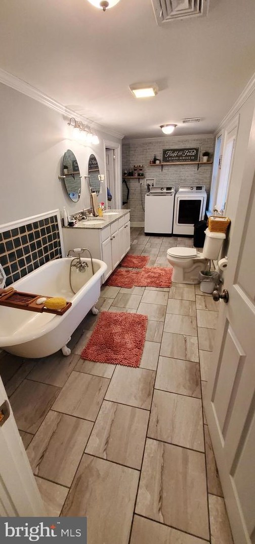 104 Main St, Hbg Inter Airp PA 17057-1216 exterior