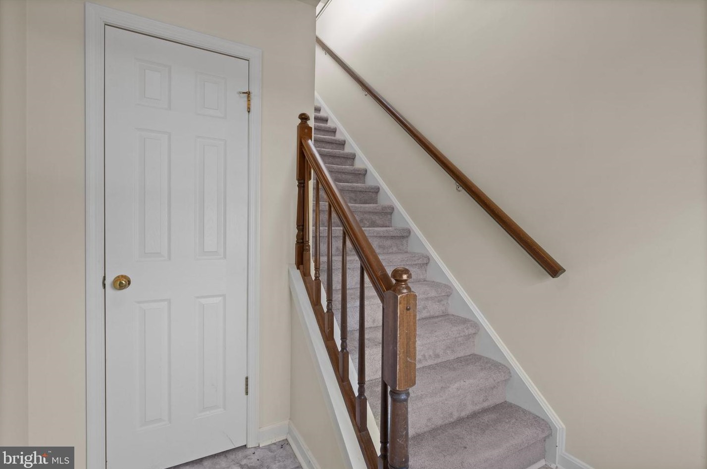 5805 Hidden Lake Dr, Harrisburg PA  17111-4679 exterior