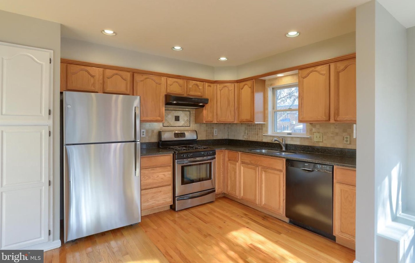 203 Paxtang Ave, Harrisburg PA  17111-1841 exterior