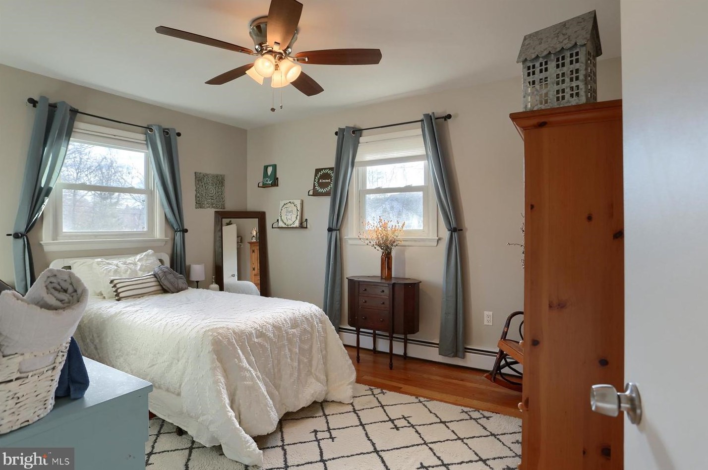 216 Fairville Ave, Harrisburg PA  17112-9701 exterior