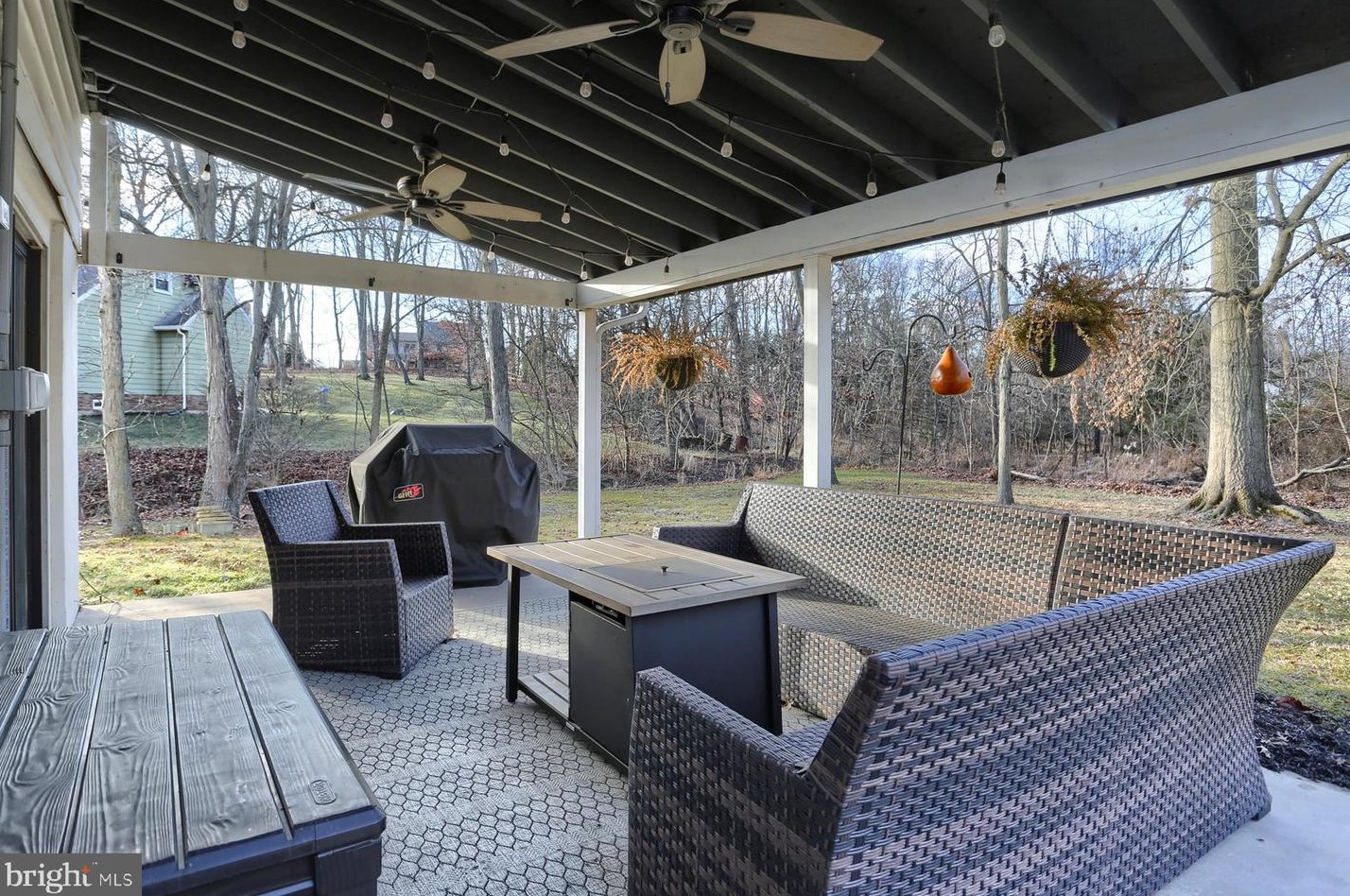 216 Fairville Ave, Harrisburg PA  17112-9701 exterior