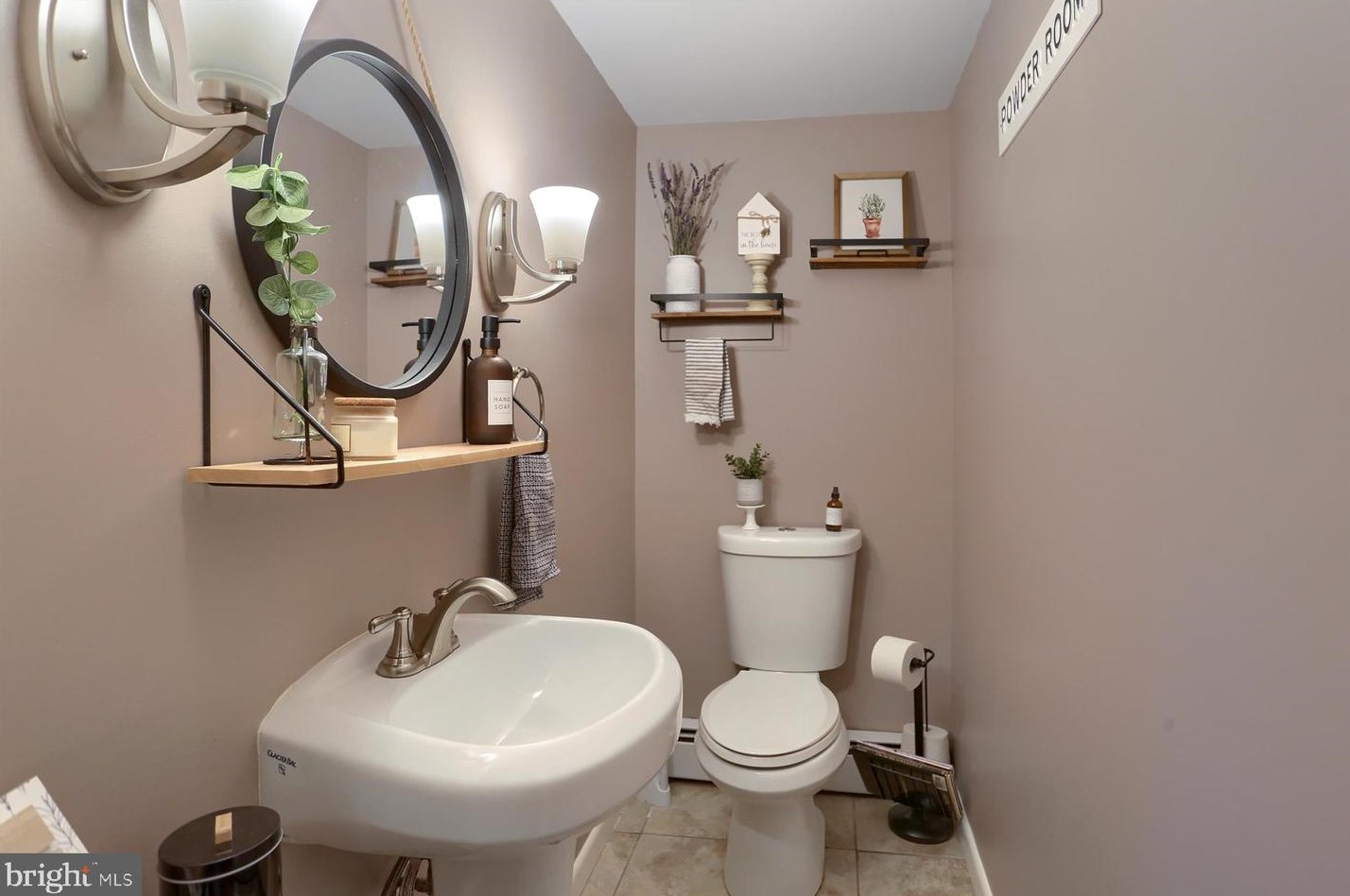 216 Fairville Ave, Harrisburg PA  17112-9701 exterior