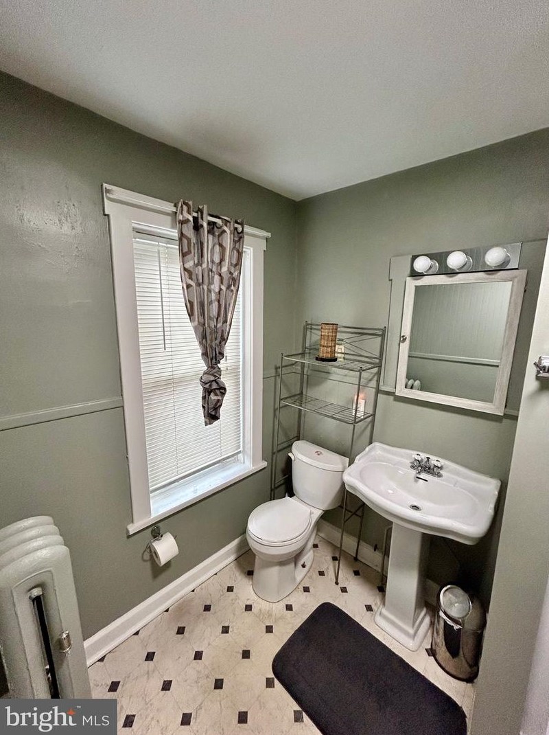 1625 Herr St, Harrisburg PA  17103-1450 exterior
