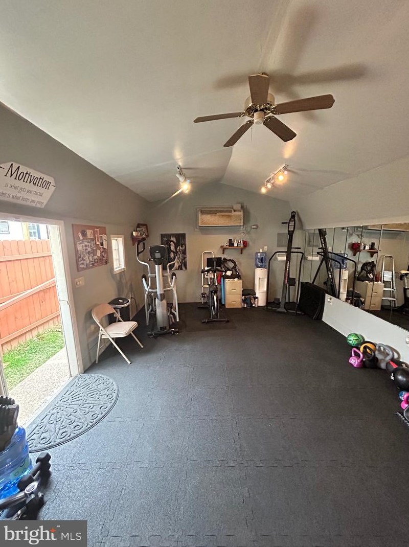 1625 Herr St, Harrisburg PA  17103-1450 exterior