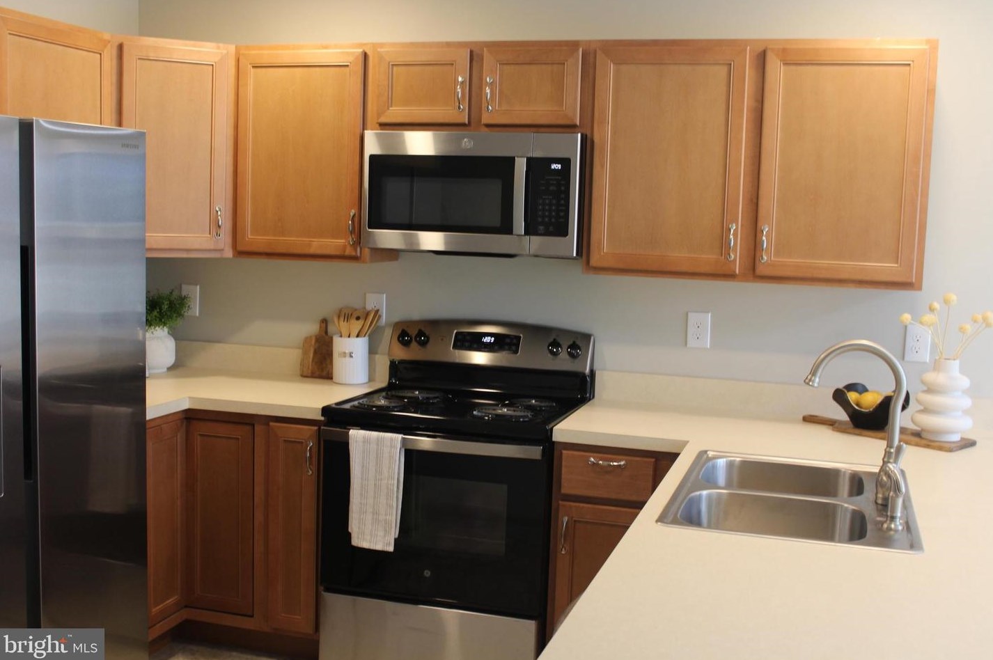 246 Hummel St, Harrisburg PA  17104-1728 exterior