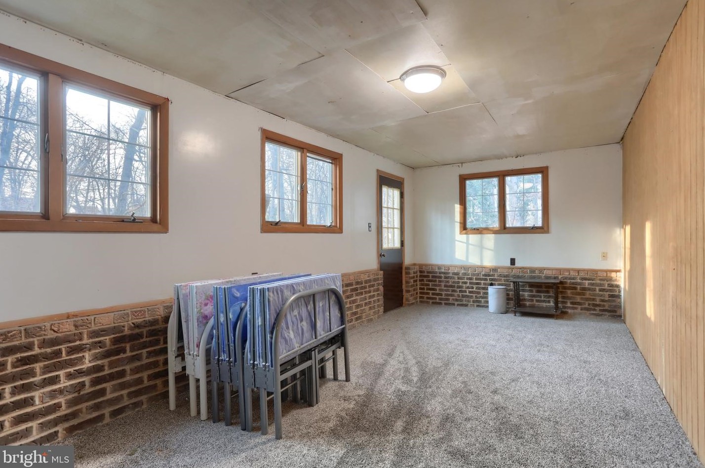 5556 Edsel St, Harrisburg PA  17109-5658 exterior
