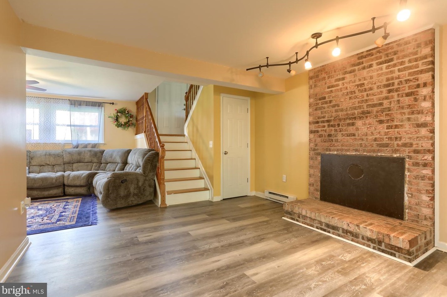 5556 Edsel St, Harrisburg PA  17109-5658 exterior