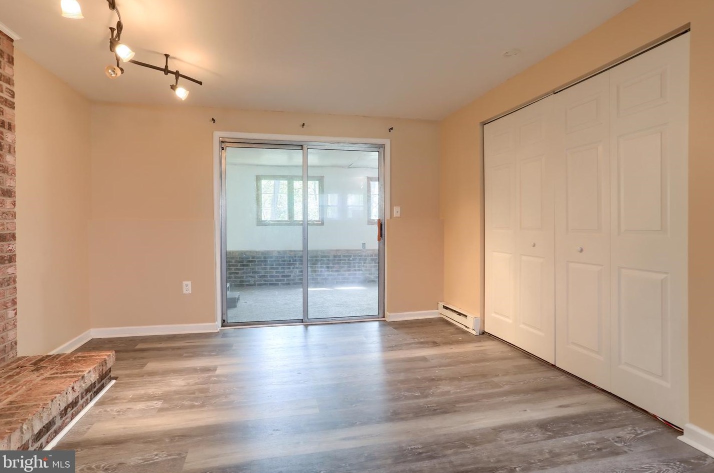 5556 Edsel St, Harrisburg PA  17109-5658 exterior