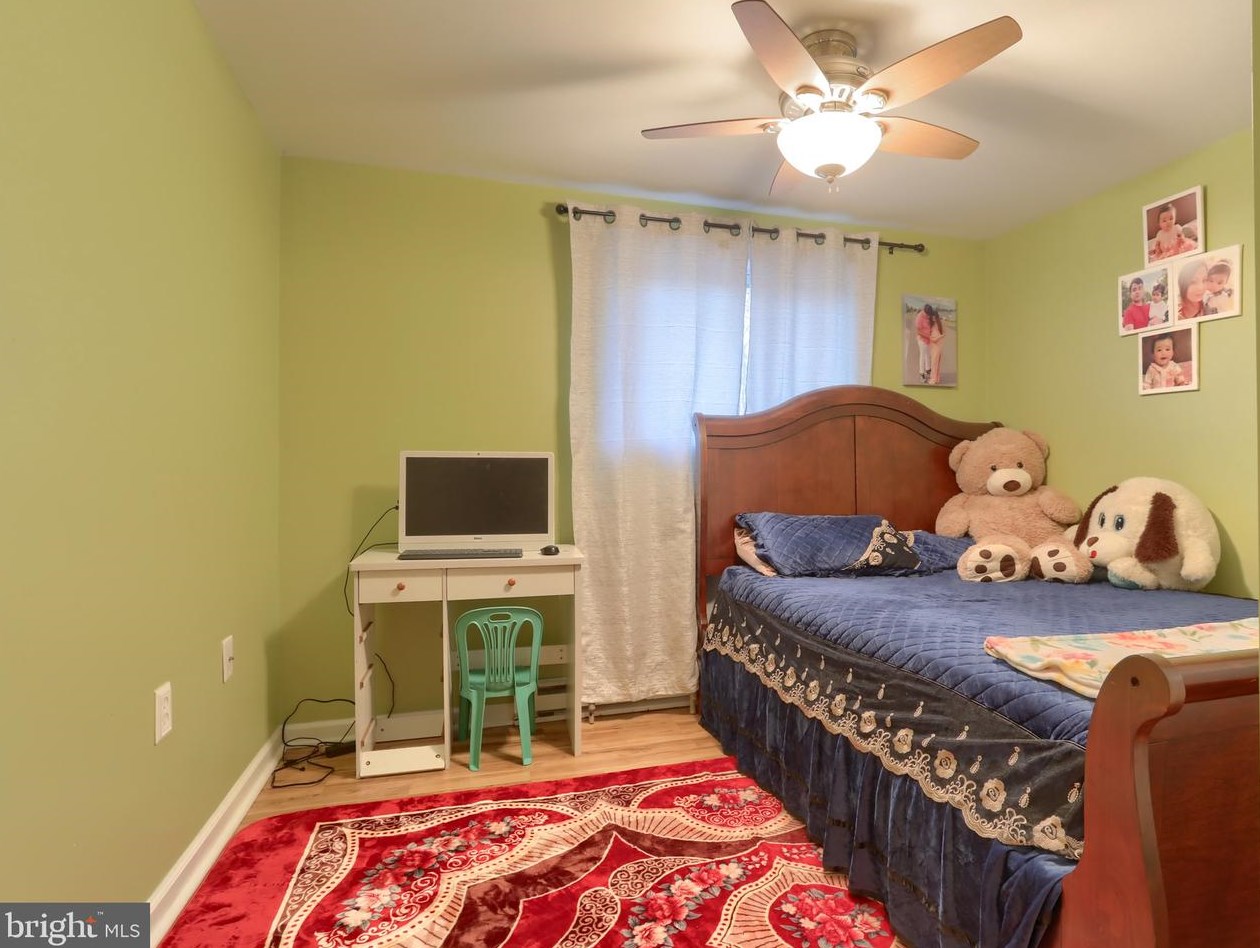 5556 Edsel St, Harrisburg PA  17109-5658 exterior