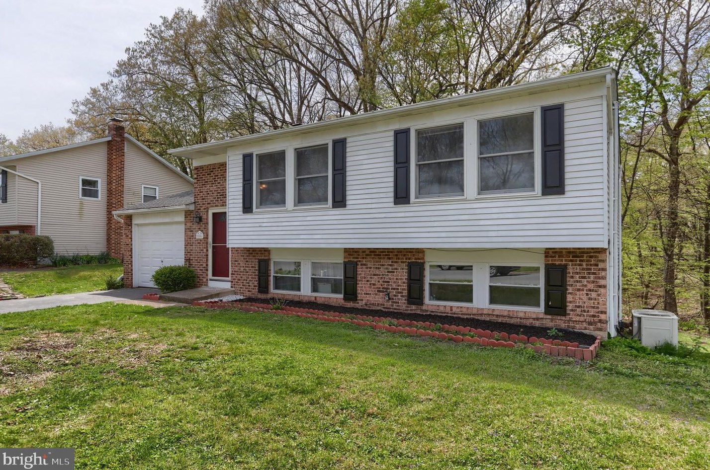5556 Edsel St, Harrisburg PA  17109-5658 exterior