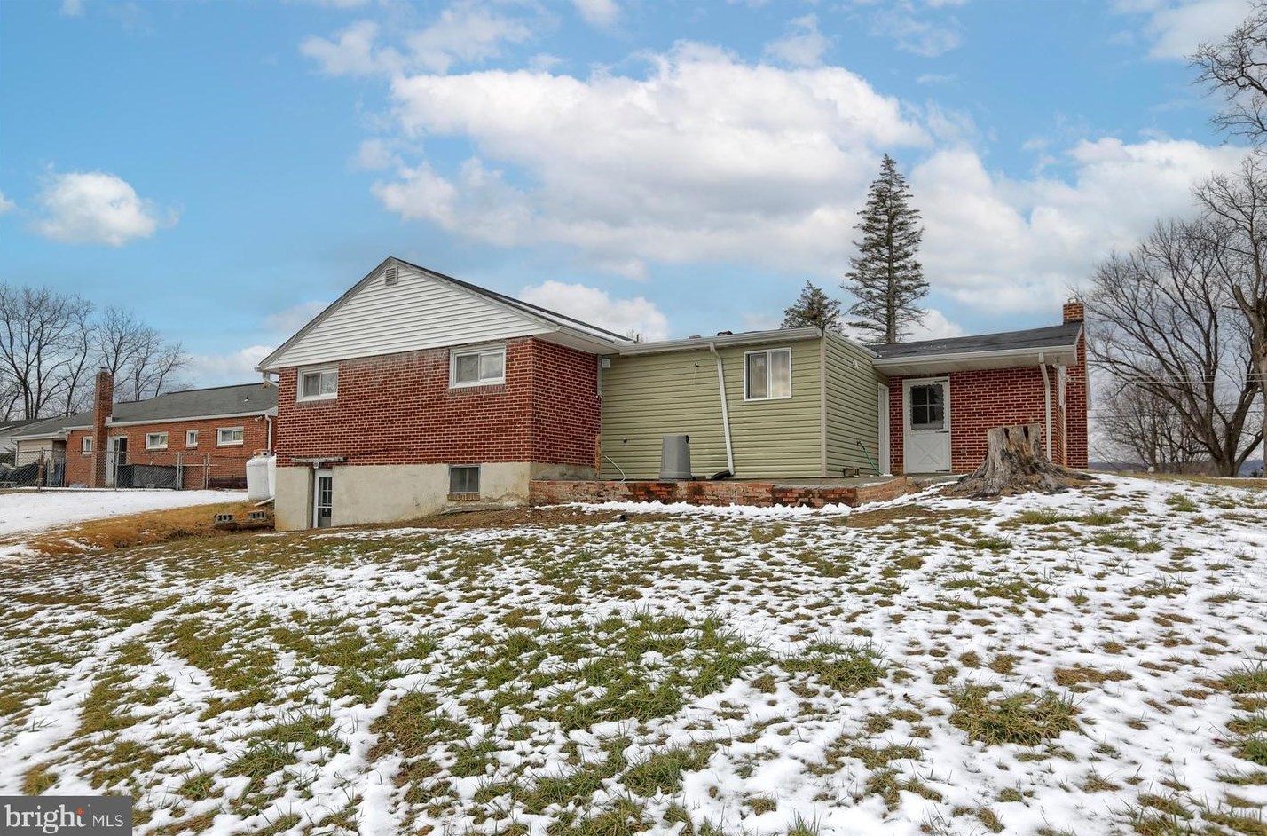 5003 Irene Dr, Harrisburg PA  17112-2138 exterior