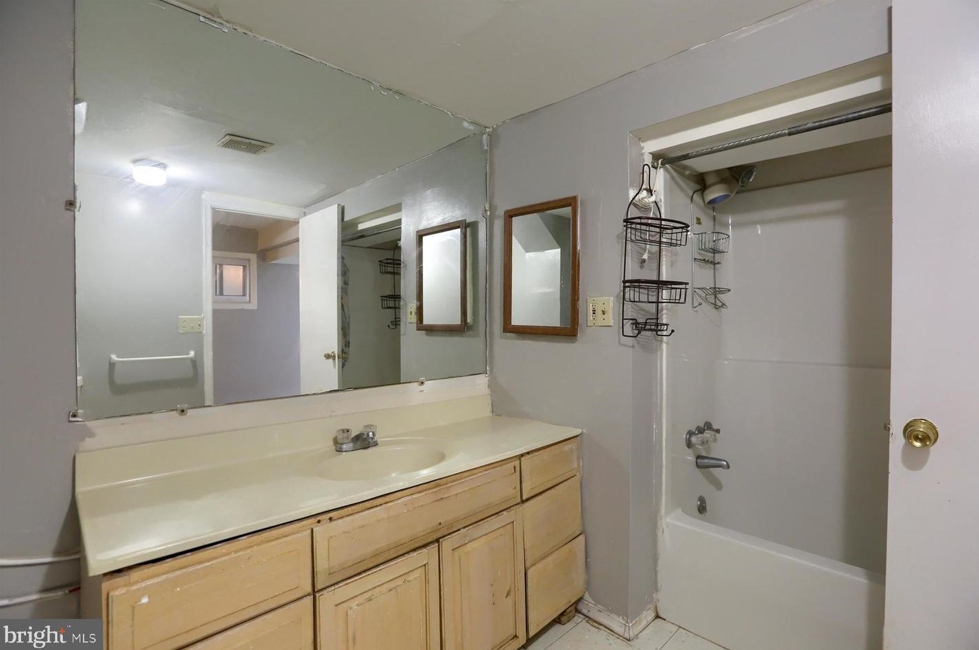 5003 Irene Dr, Harrisburg PA  17112-2138 exterior