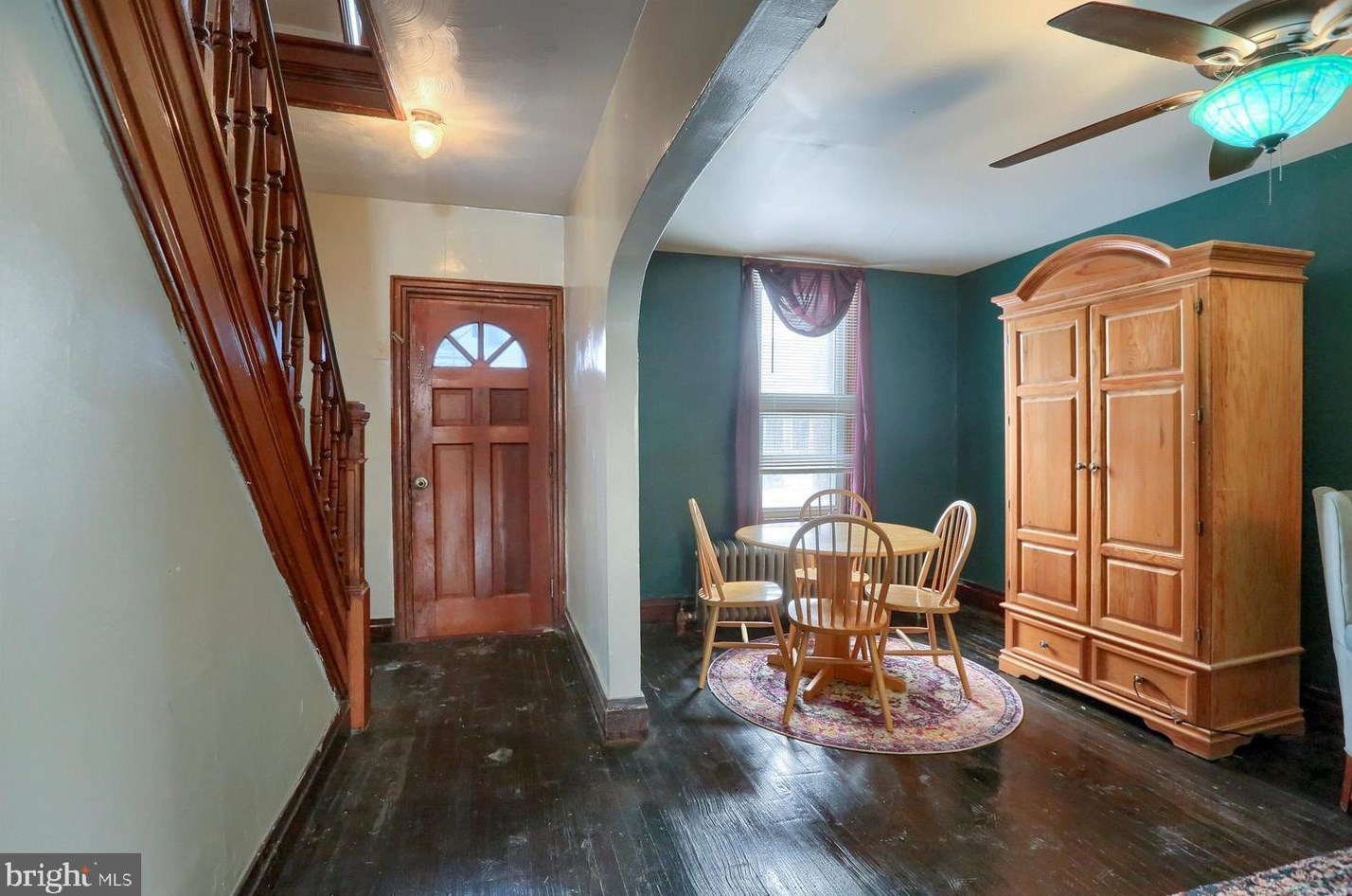 236 Main St, Hbg Inter Airp PA  17057-2229 exterior