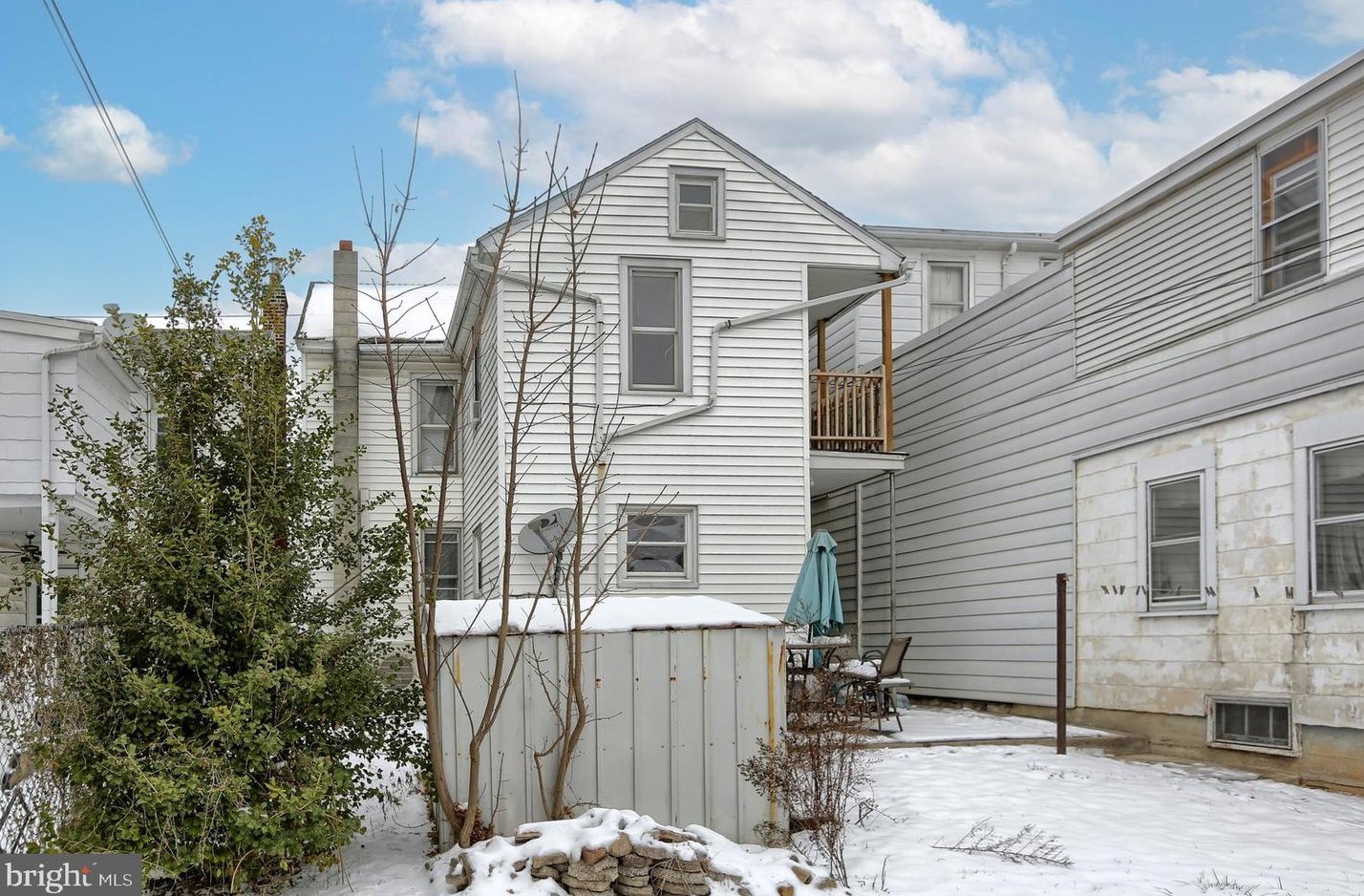 236 Main St, Hbg Inter Airp PA  17057-2229 exterior