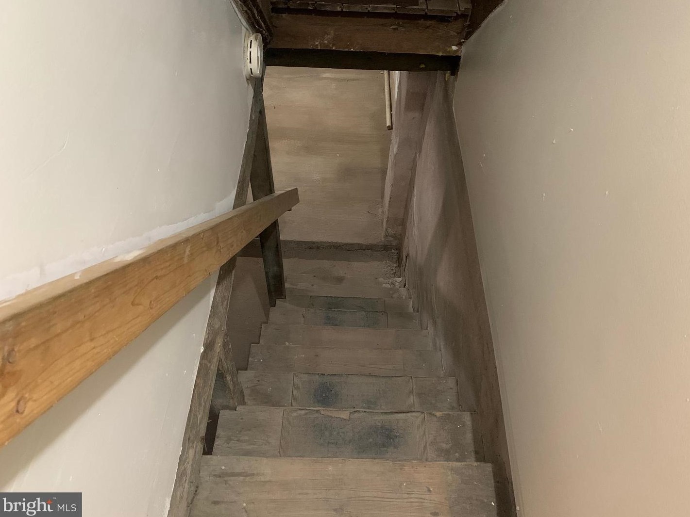 613 Peffer St, Harrisburg PA  17102-1025 exterior