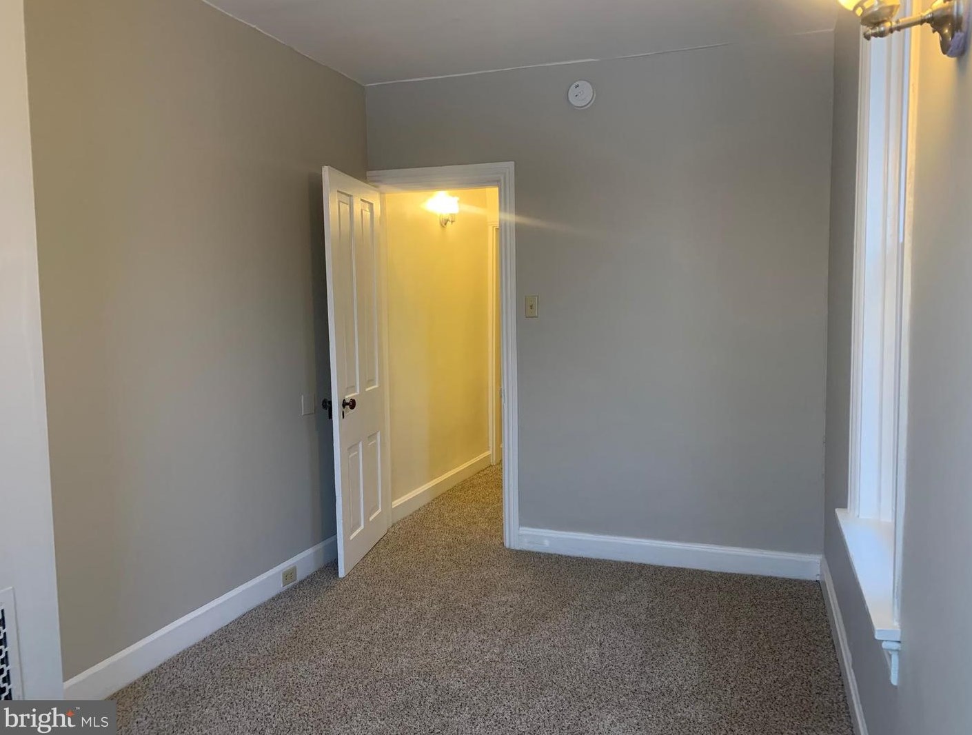 613 Peffer St, Harrisburg PA  17102-1025 exterior