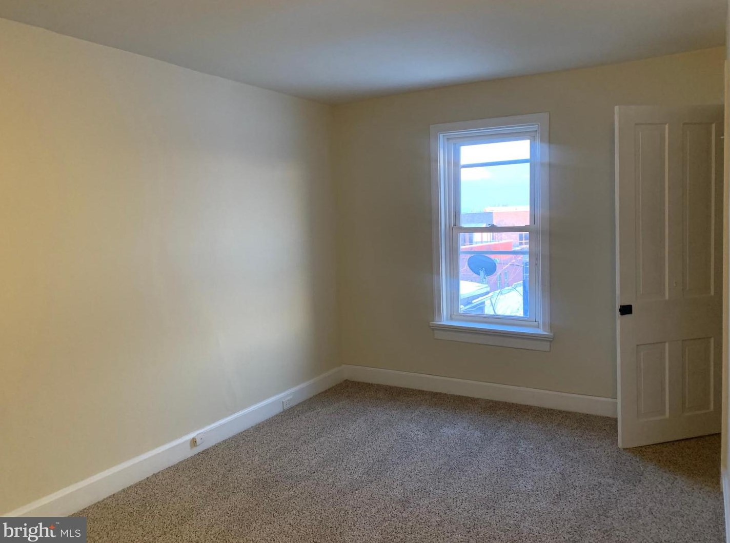 613 Peffer St, Harrisburg PA  17102-1025 exterior