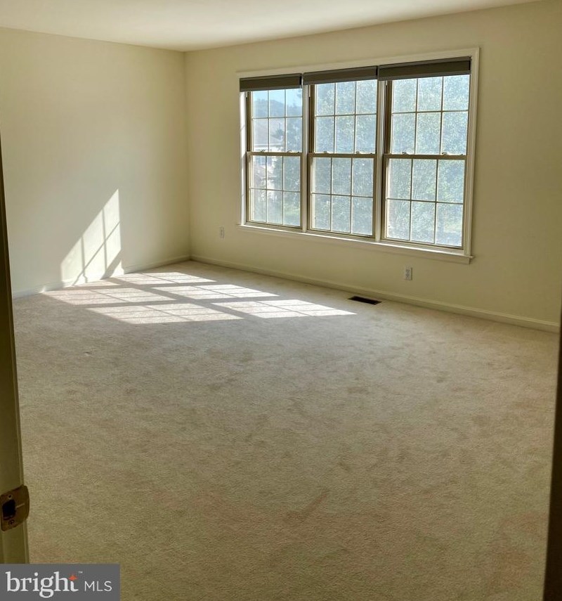 1946 Limestone Dr, Hummelstown PA  17036-7023 exterior