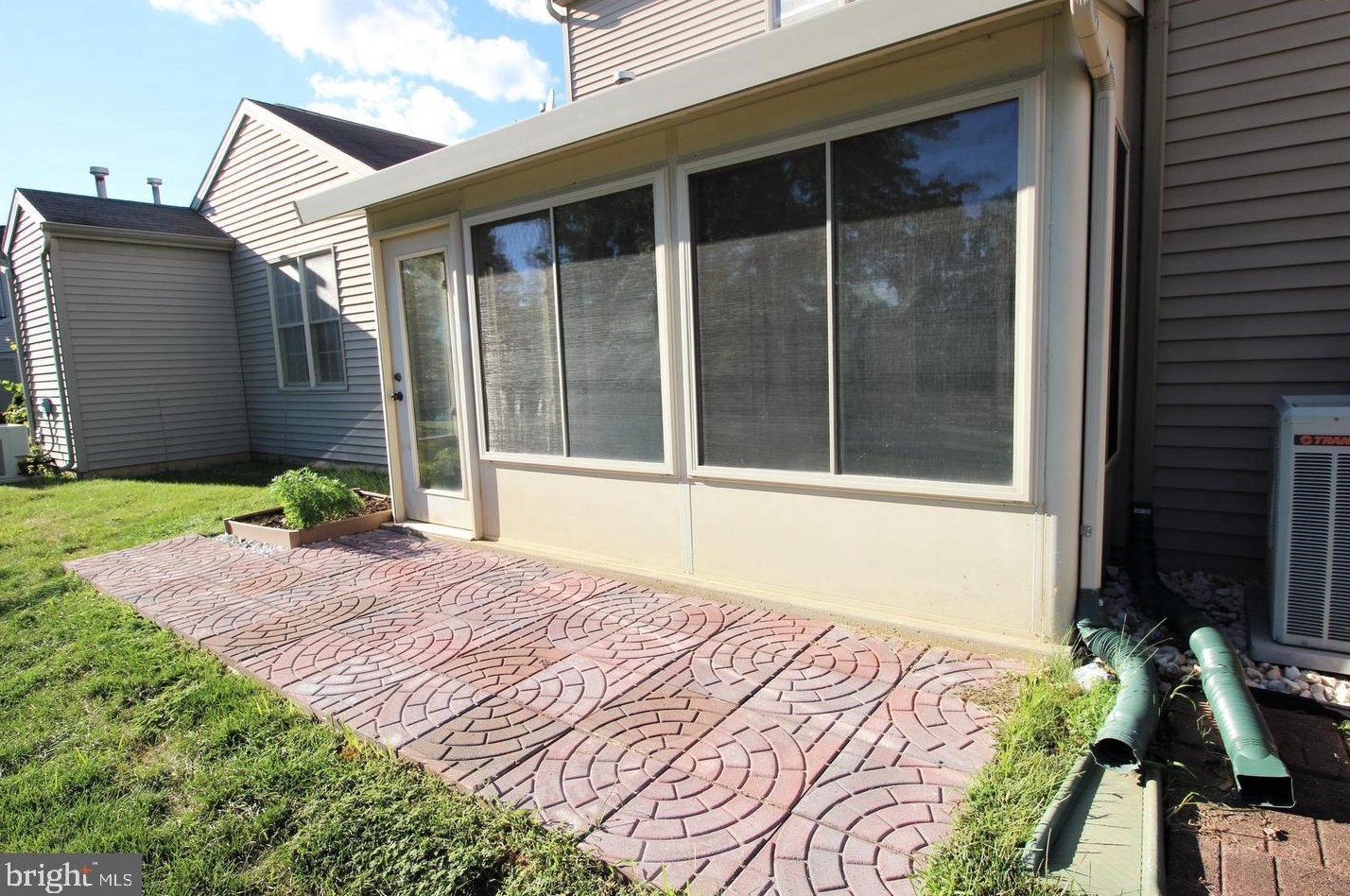 1946 Limestone Dr, Hummelstown PA  17036-7023 exterior