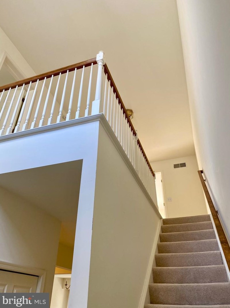 1946 Limestone Dr, Hummelstown PA  17036-7023 exterior