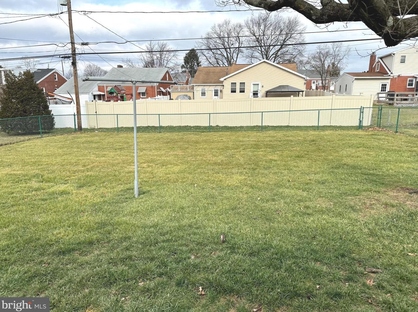 5004 Locust Ln, Harrisburg PA  17109-4521 exterior