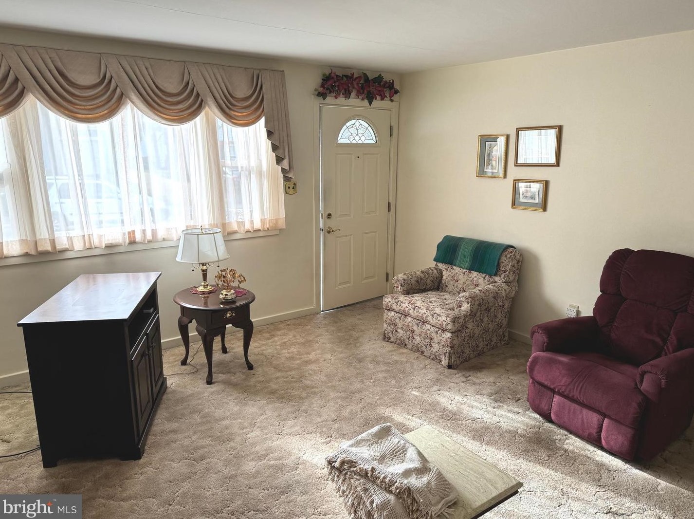 5004 Locust Ln, Harrisburg PA  17109-4521 exterior