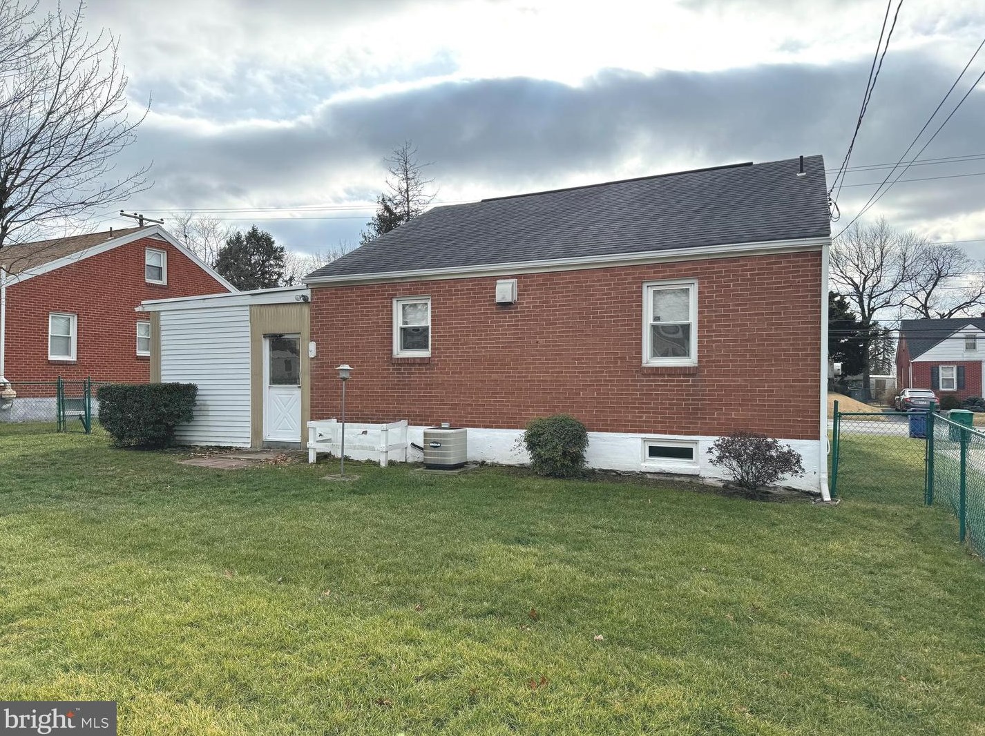 5004 Locust Ln, Harrisburg PA  17109-4521 exterior