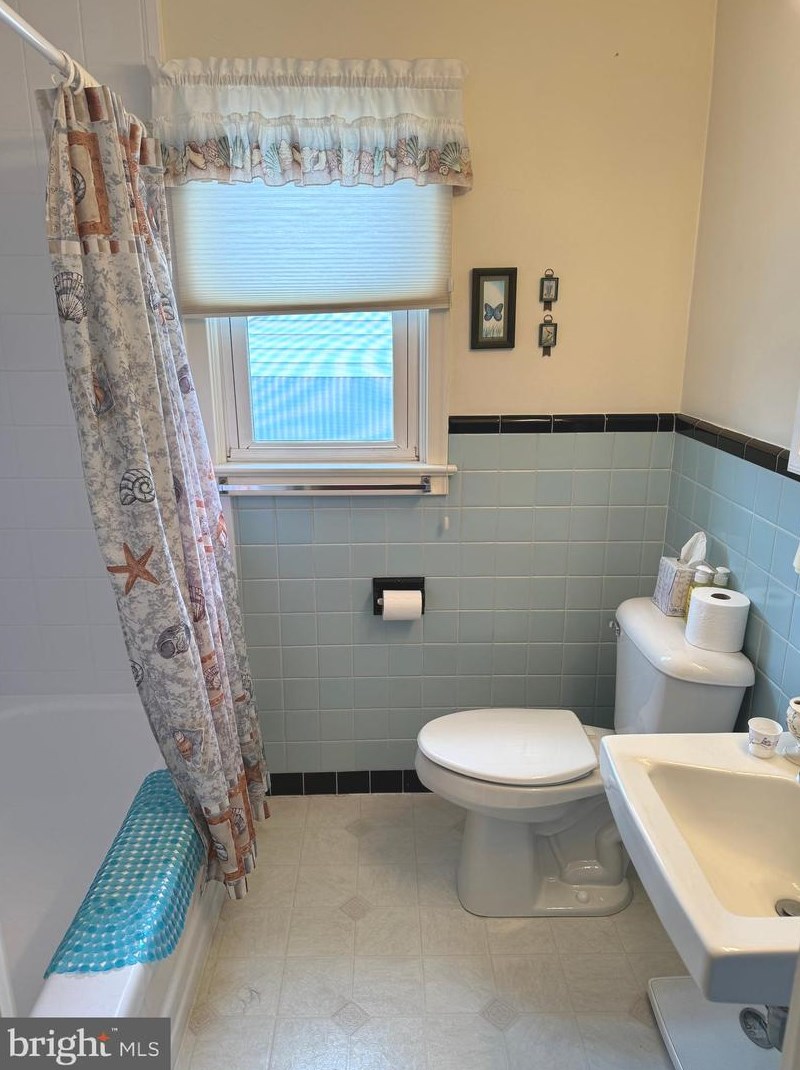 5004 Locust Ln, Harrisburg PA  17109-4521 exterior