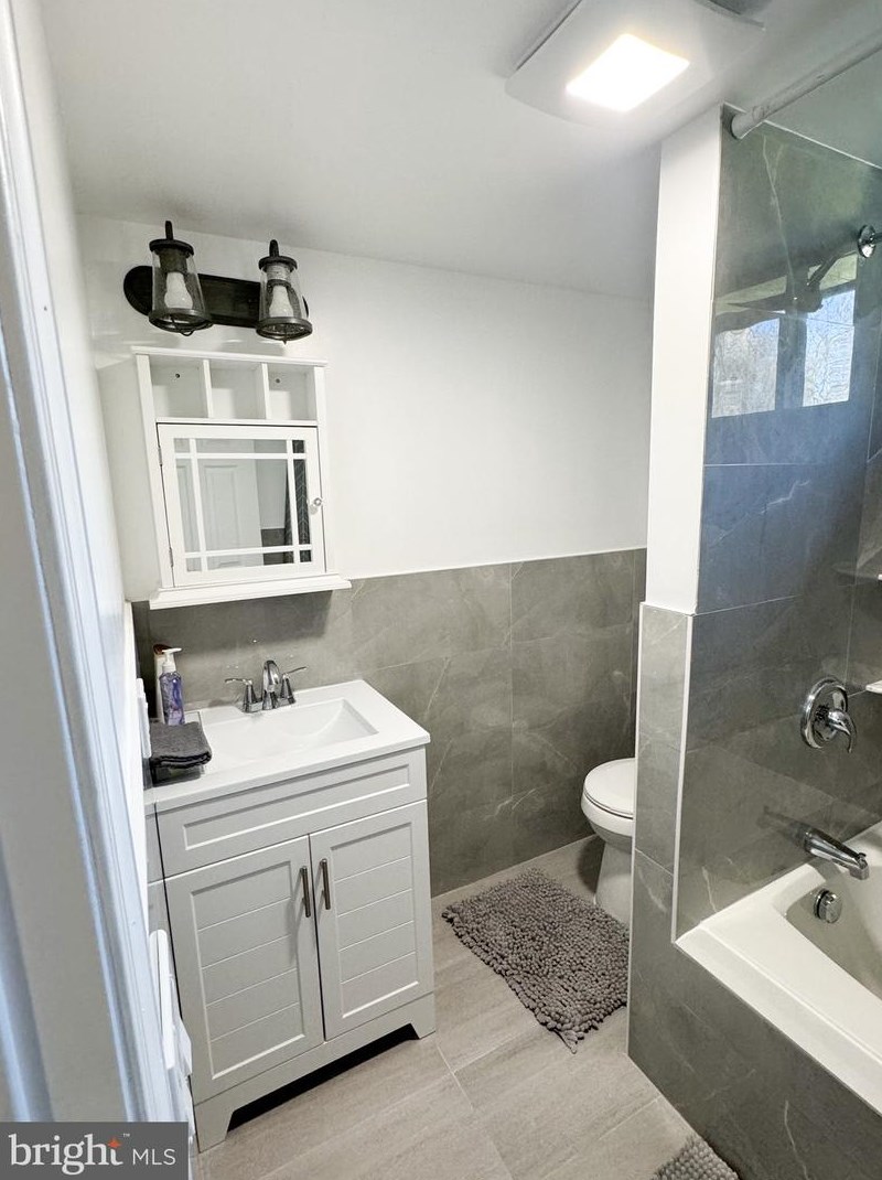 531 Bessemer St, Harrisburg PA  17113-1853 exterior