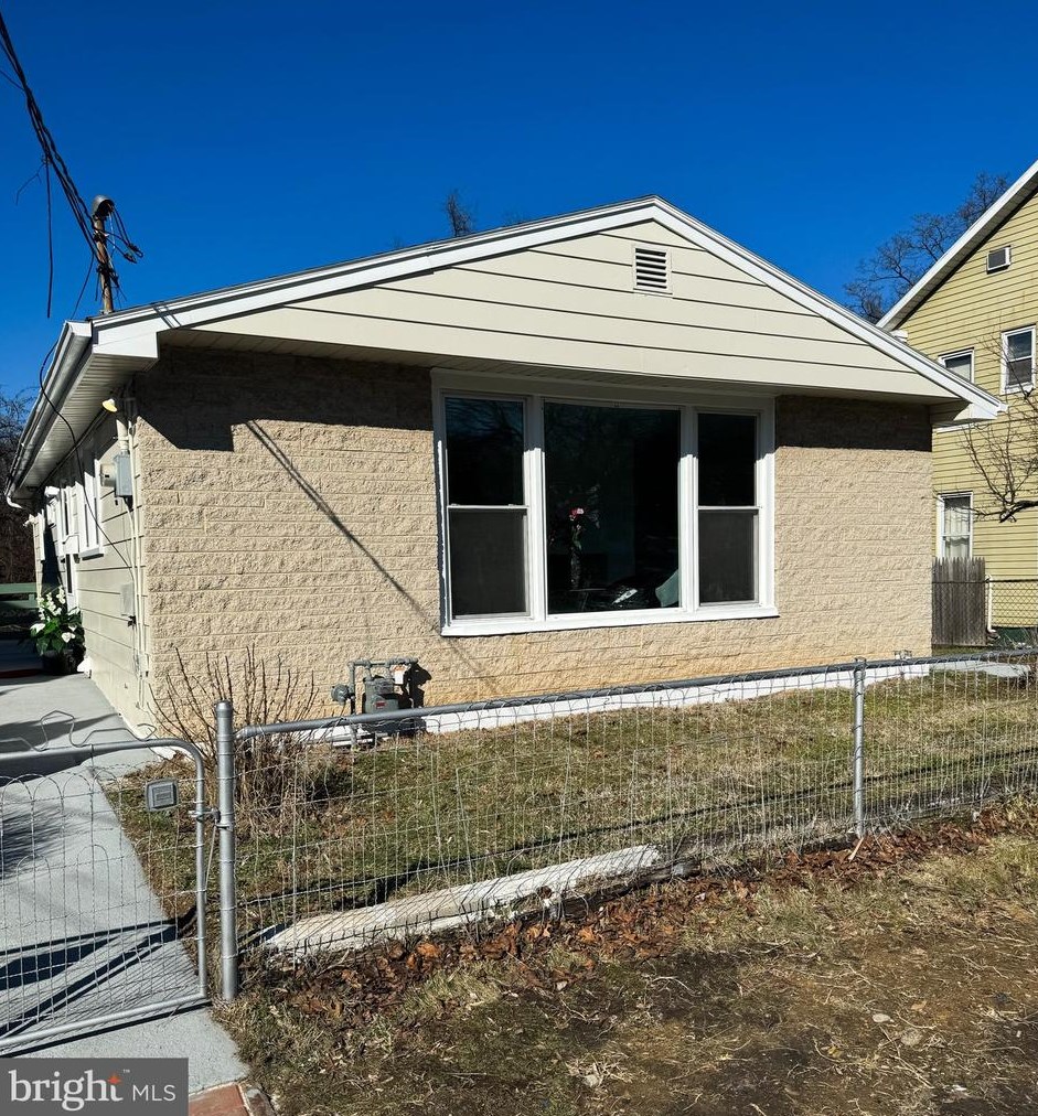 531 Bessemer St, Harrisburg PA  17113-1853 exterior