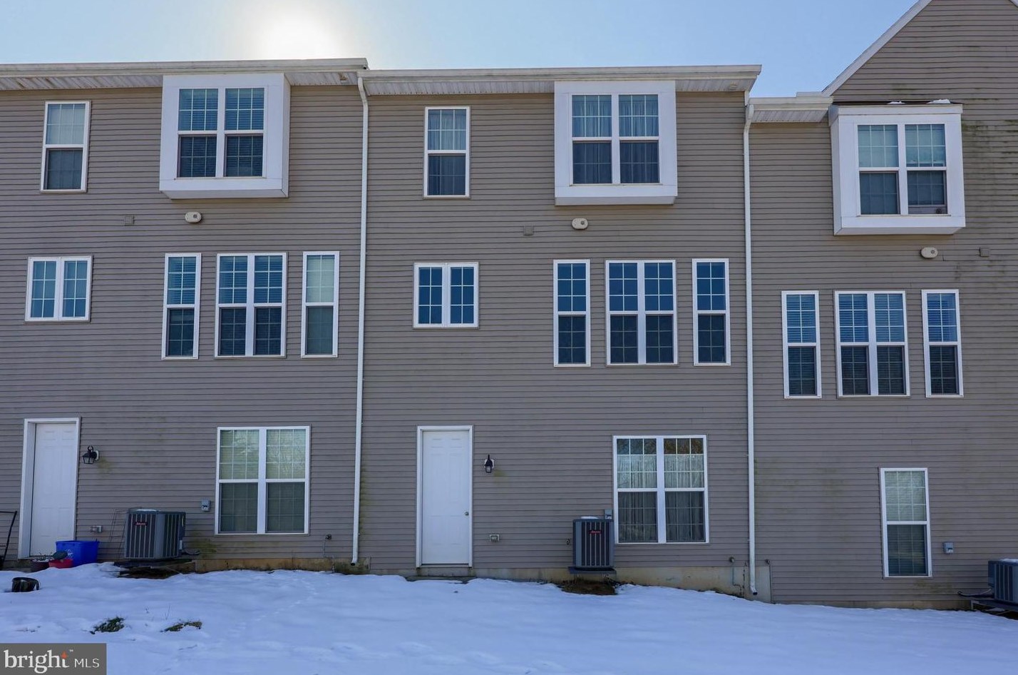 2111 Red Fox Dr, Hummelstown PA  17036-7087 exterior