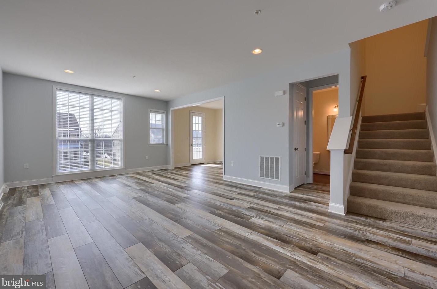 2111 Red Fox Dr, Hummelstown PA  17036-7087 exterior