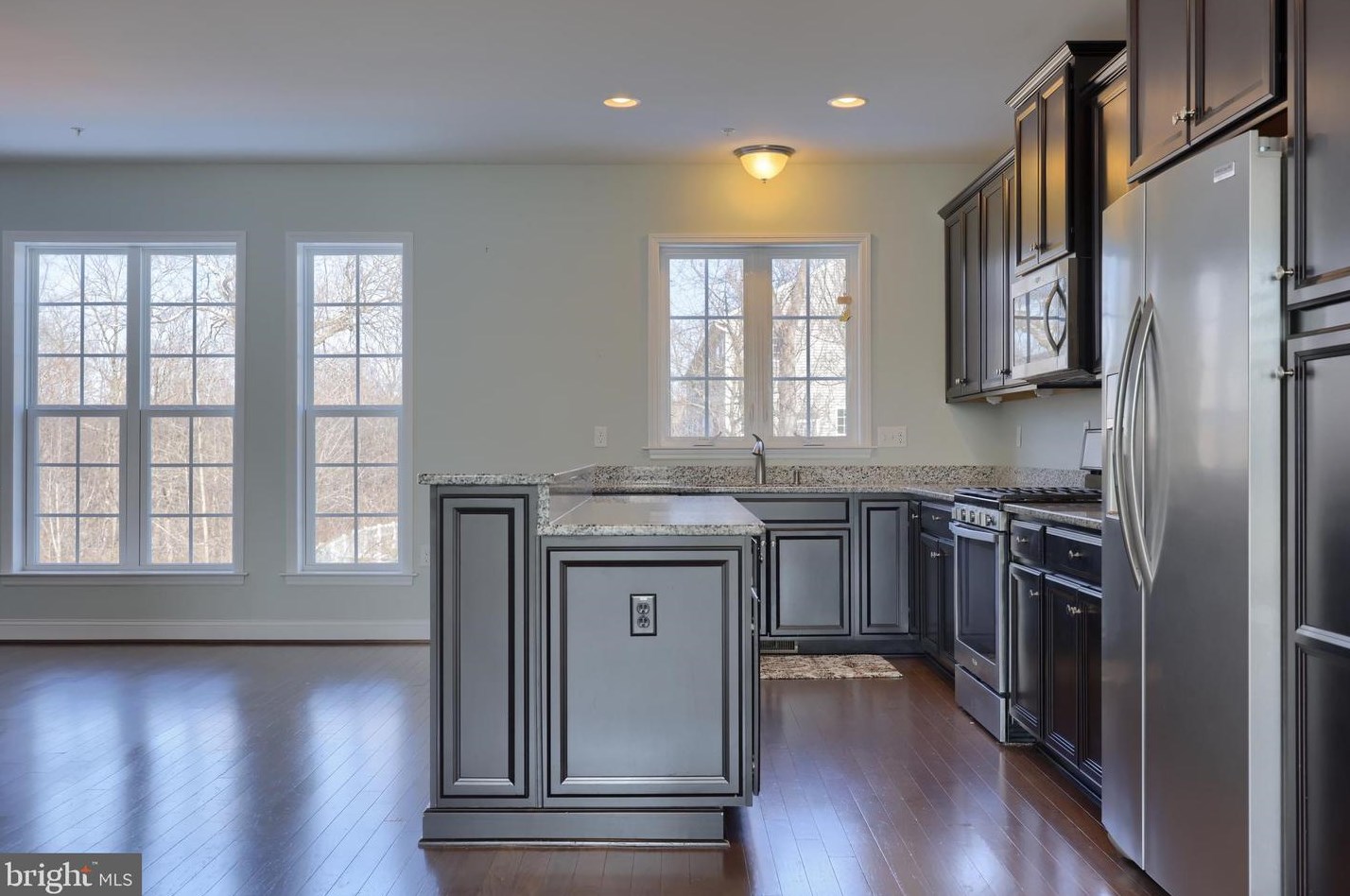 2111 Red Fox Dr, Hummelstown PA  17036-7087 exterior