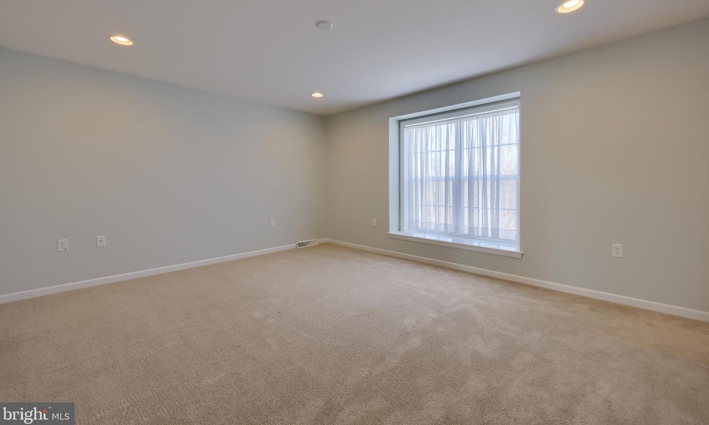 2111 Red Fox Dr, Hummelstown PA  17036-7087 exterior