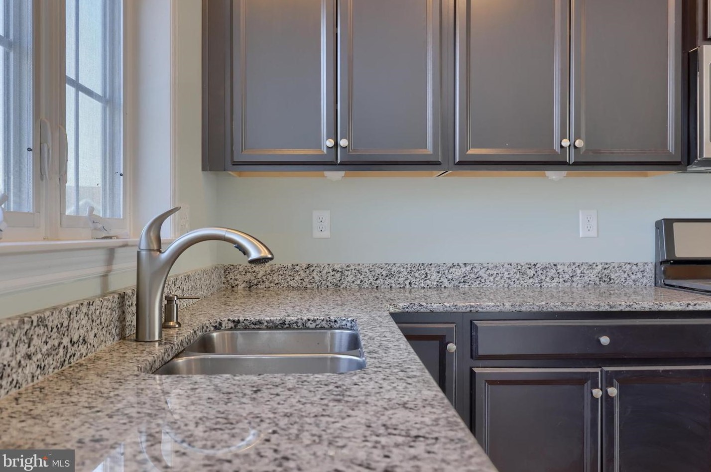 2111 Red Fox Dr, Hummelstown PA  17036-7087 exterior