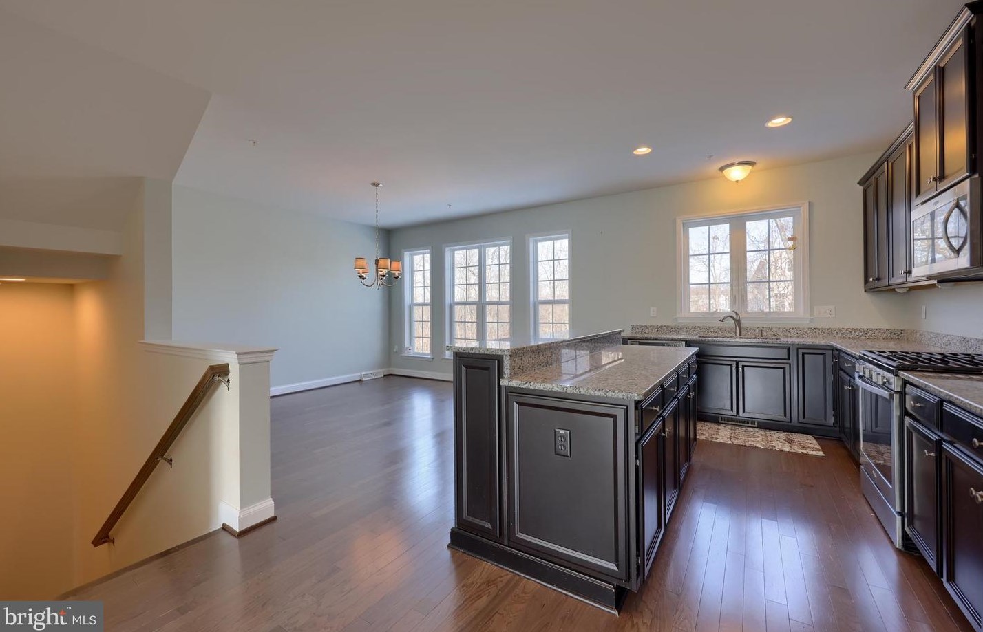 2111 Red Fox Dr, Hummelstown PA  17036-7087 exterior