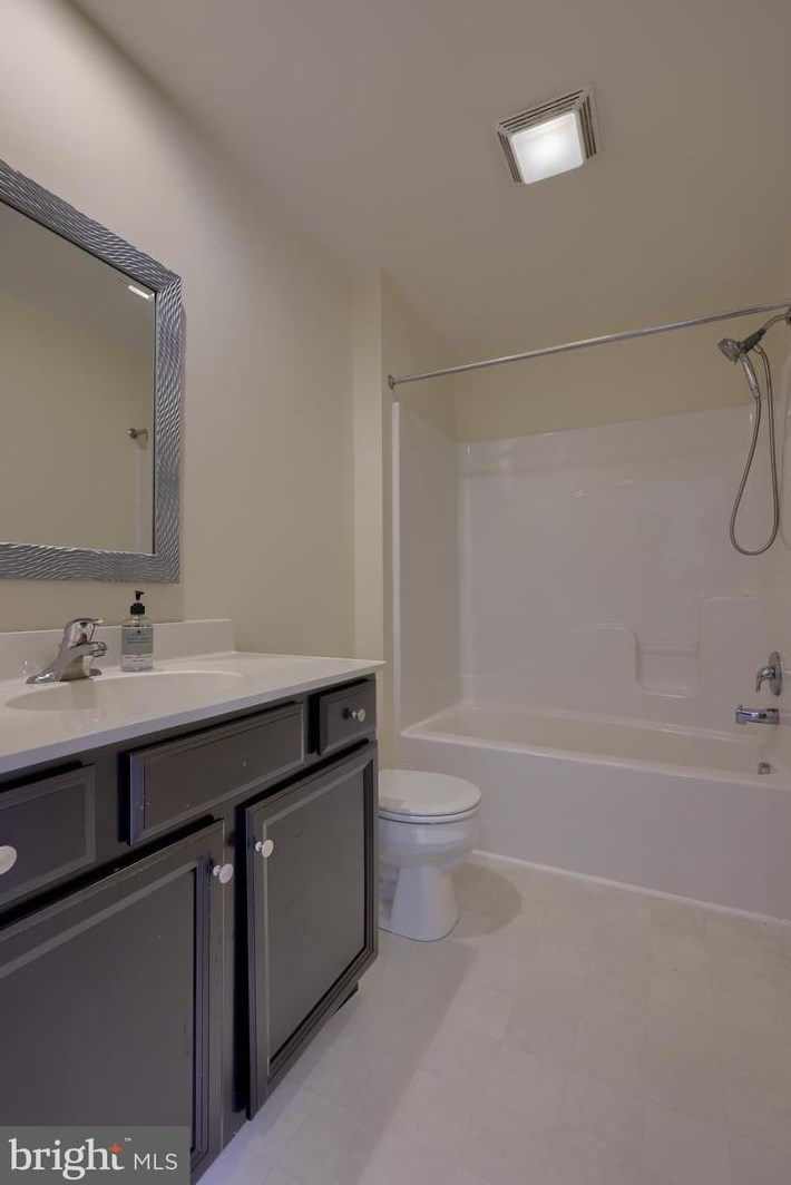 2111 Red Fox Dr, Hummelstown PA  17036-7087 exterior