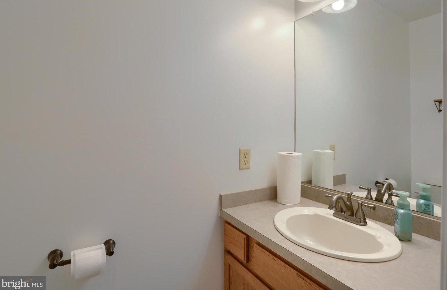 539 Pond View Ct, Harrisburg PA  17110-4020 exterior