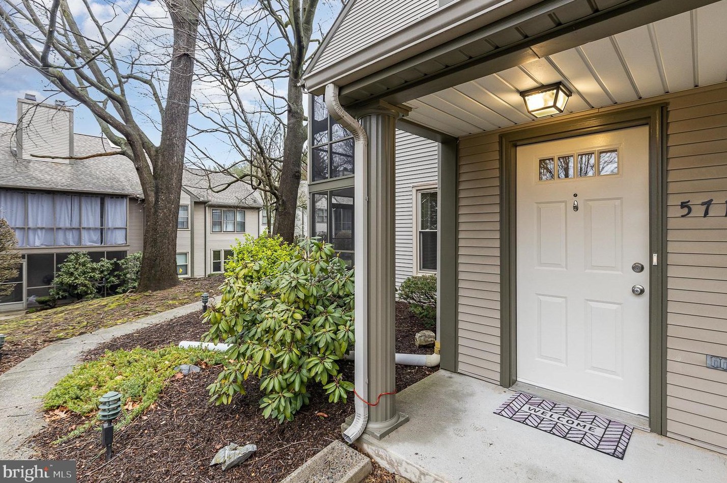571 Roslaire Dr, Hummelstown PA  17036-9165 exterior