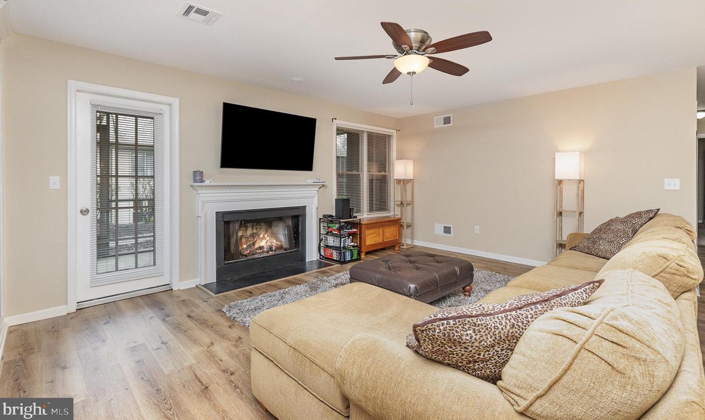 571 Roslaire Dr, Hummelstown PA  17036-9165 exterior