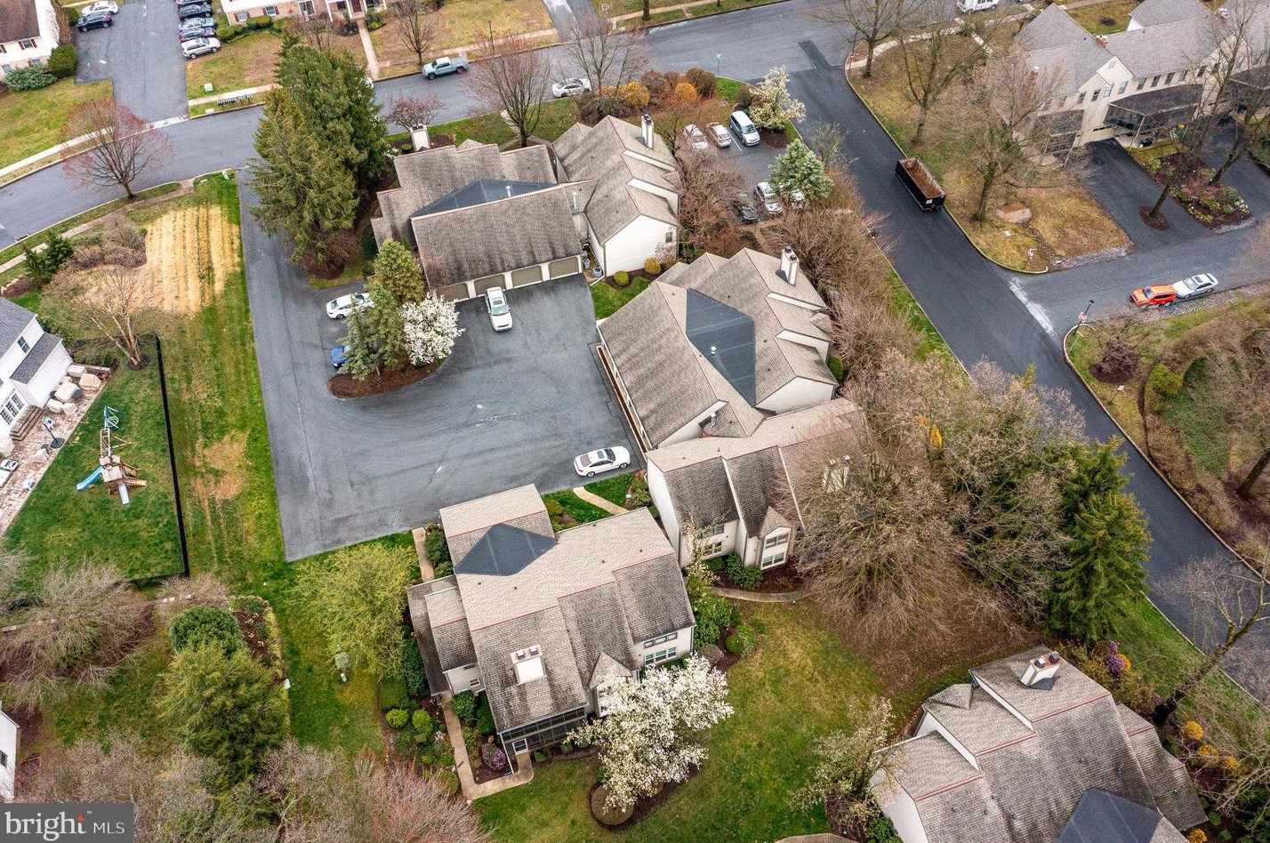571 Roslaire Dr, Hummelstown PA  17036-9165 exterior