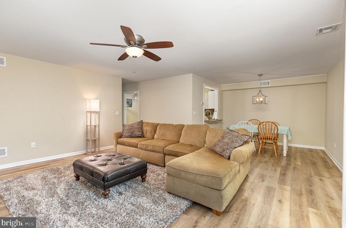 571 Roslaire Dr, Hummelstown PA  17036-9165 exterior